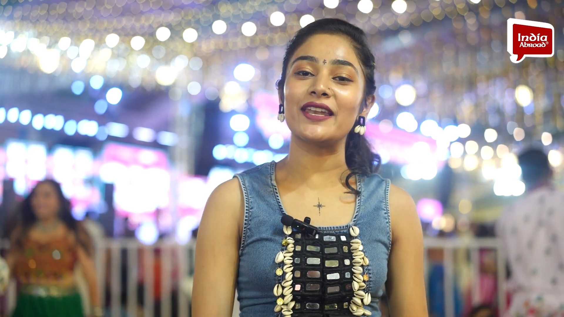 યુવાઓ નવરાત્રીમાં ગરબાના રંગે રંગાયા.