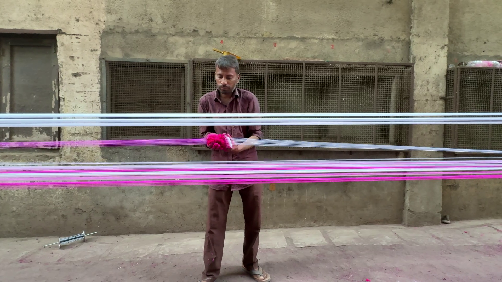 અસલ સુરતી માંજો, 100 વર્ષો જૂની માંજો ઘસવાની પરંપરા હજુ જીવંત.