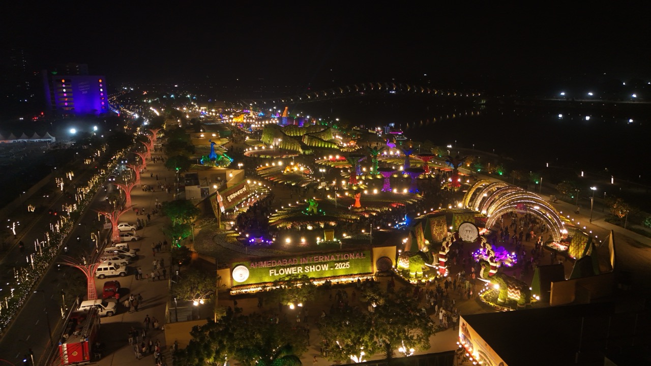 સાબરમતી રિવરફ્રન્ટ ખાતે અમદાવાદ ઇન્ટરનેશનલ ફ્લાવર શૉ - 2025