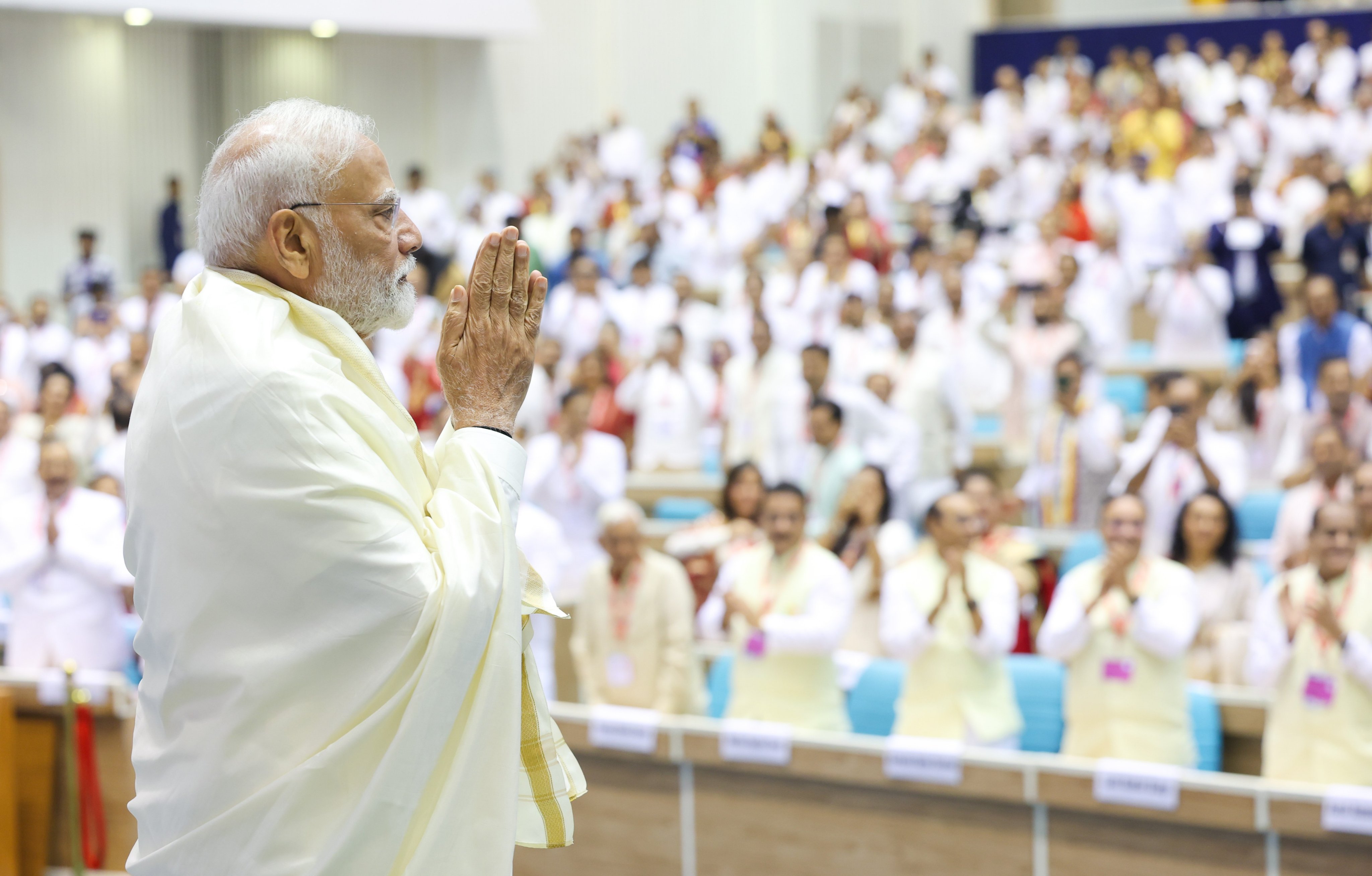 લાખો જૈનોનું એકસાથે નવકાર મંત્ર પઠન, વડાપ્રધાન મોદી પણ જોડાયા