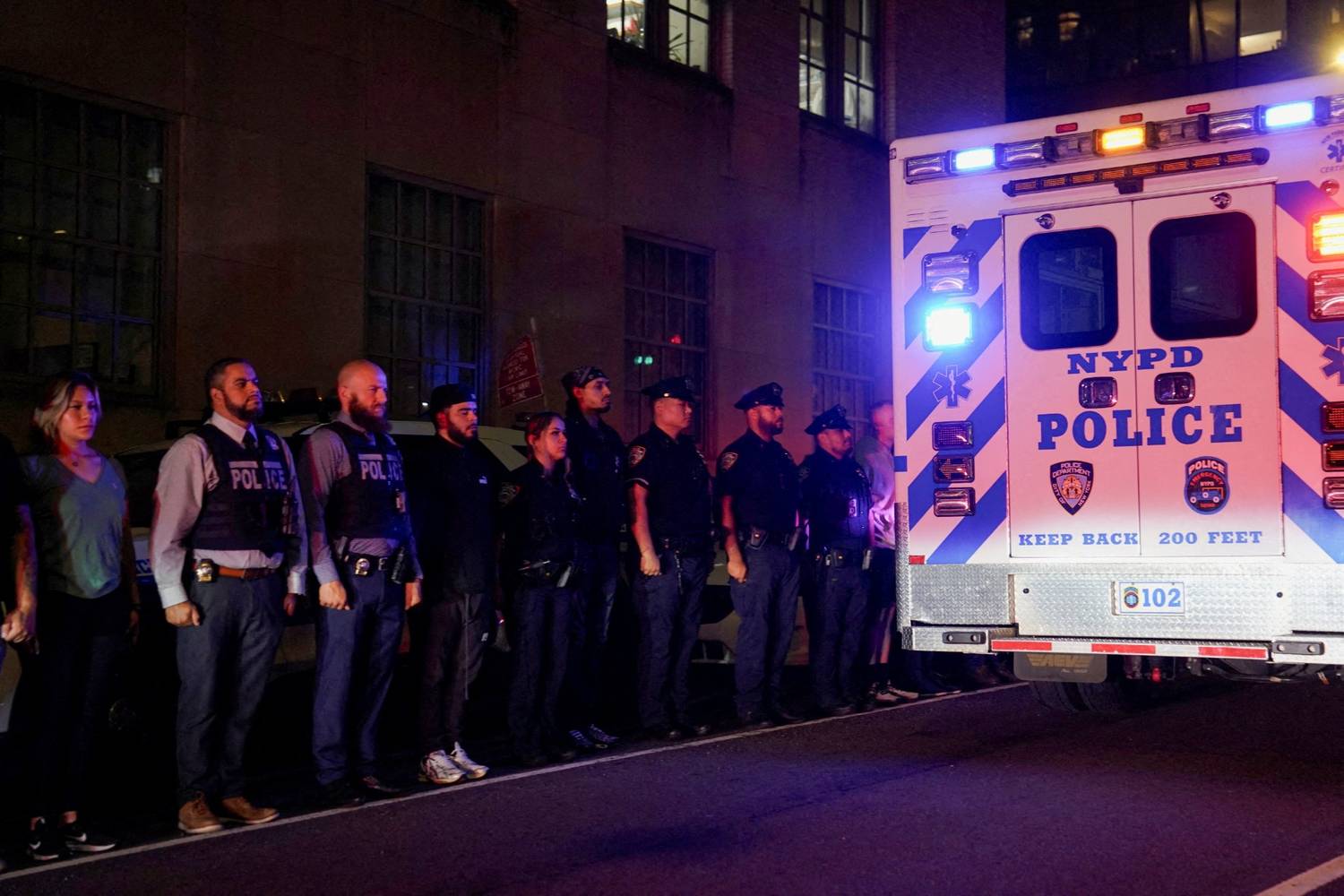 Mass shooting at Manhattan skyscraper leaves 5 dead including gunman