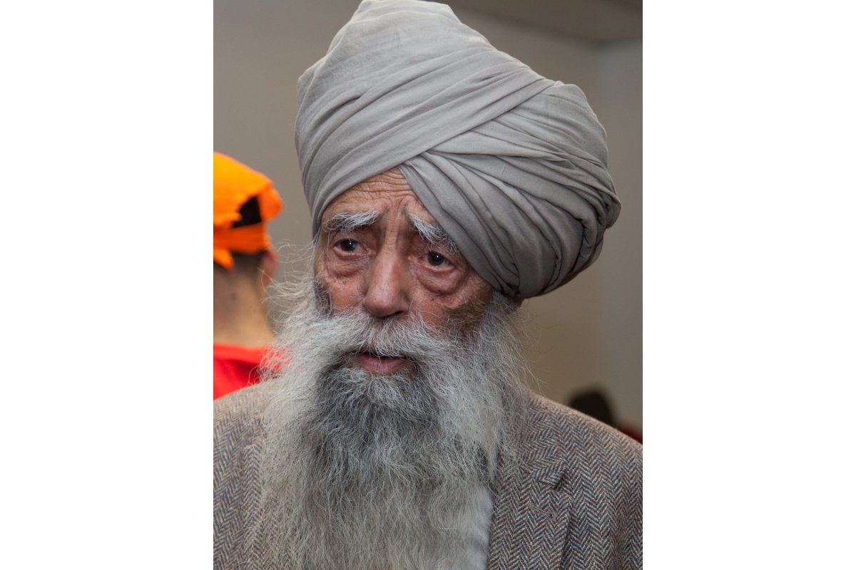 Fauja Singh worlds oldest marathon runner dies in accident at 114