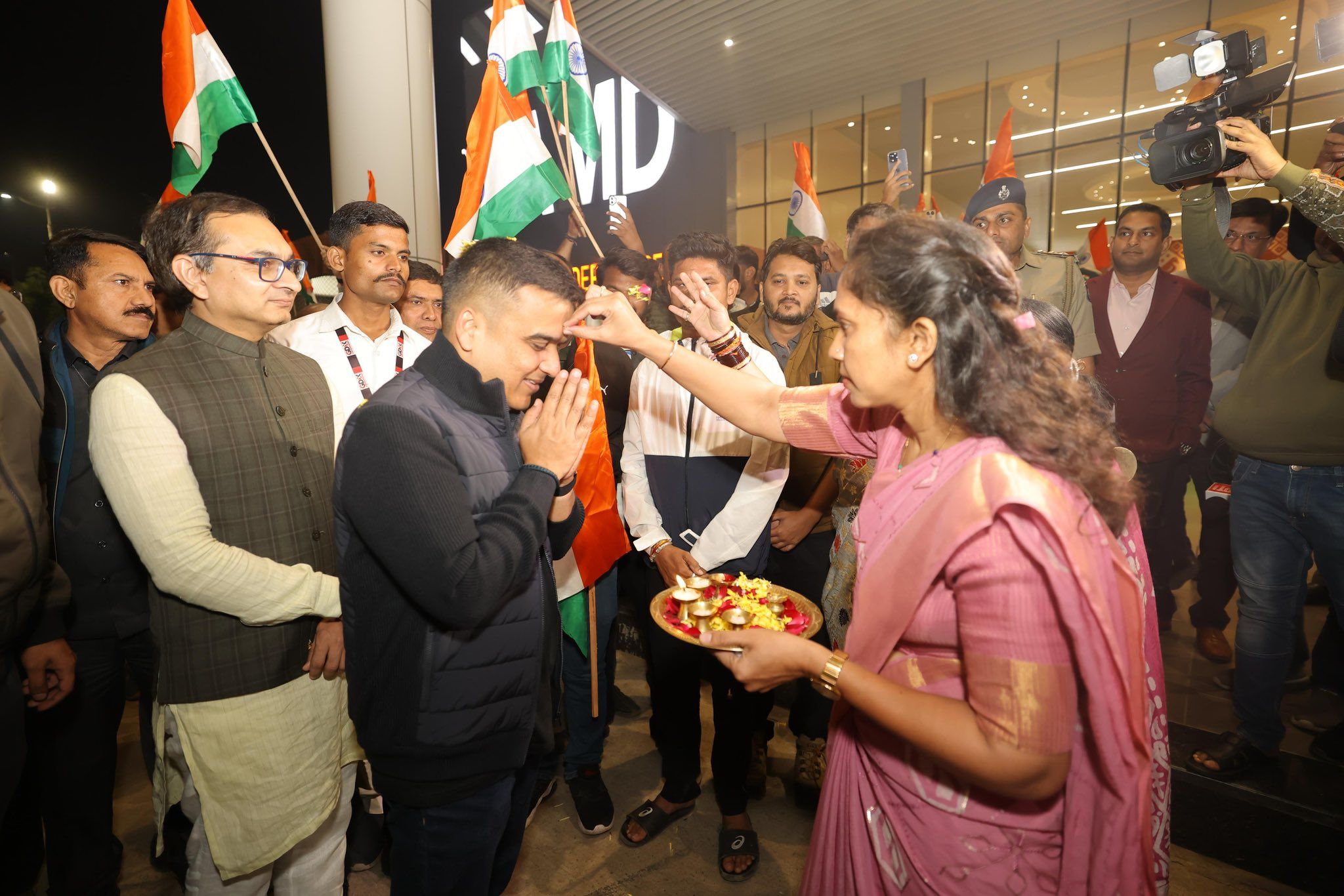 વર્લ્ડ ઈકોનોમિક ફોરમ-2026: નાયબ મુખ્યમંત્રી હર્ષ સંઘવીના નેતૃત્વમાં 'ટીમ ગુજરાત' દાવોસ રવાના