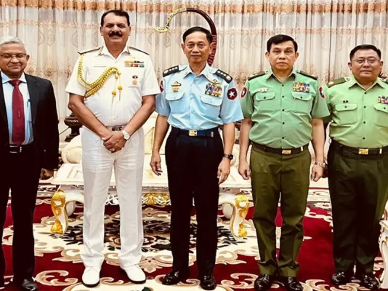  अपनी इस आधिकारिक यात्रा के दौरान नौसेना प्रमुख म्यांमार नौसेना के प्रमुख से मुलाकात की और म्यांमार की नेवल ट्रेनिंग कमांड में उनकी विभिन्न इकाइयों के स्टाफ अधिकारियों और प्रशिक्षु अधिकारियों को संबोधित किया।  