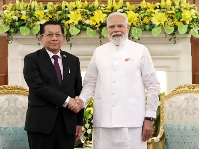  पीएम नरेंद्र मोदी और म्यांमार के राष्ट्रपति यू मिन आंग ह्लाइंग। 