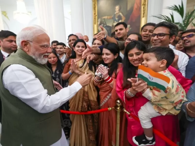  भारतीय समुदाय ने पीएम मोदी का गर्मजोशी के साथ स्वागत किया। 