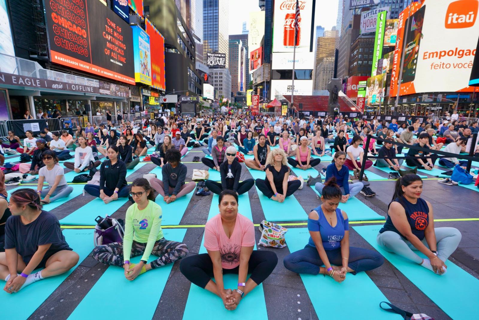 Nearly 10,000 attend Yoga Day event at Times Square