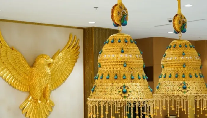 Indian-origin jewelry brand sets world records with gold jhumkas in Dubai
